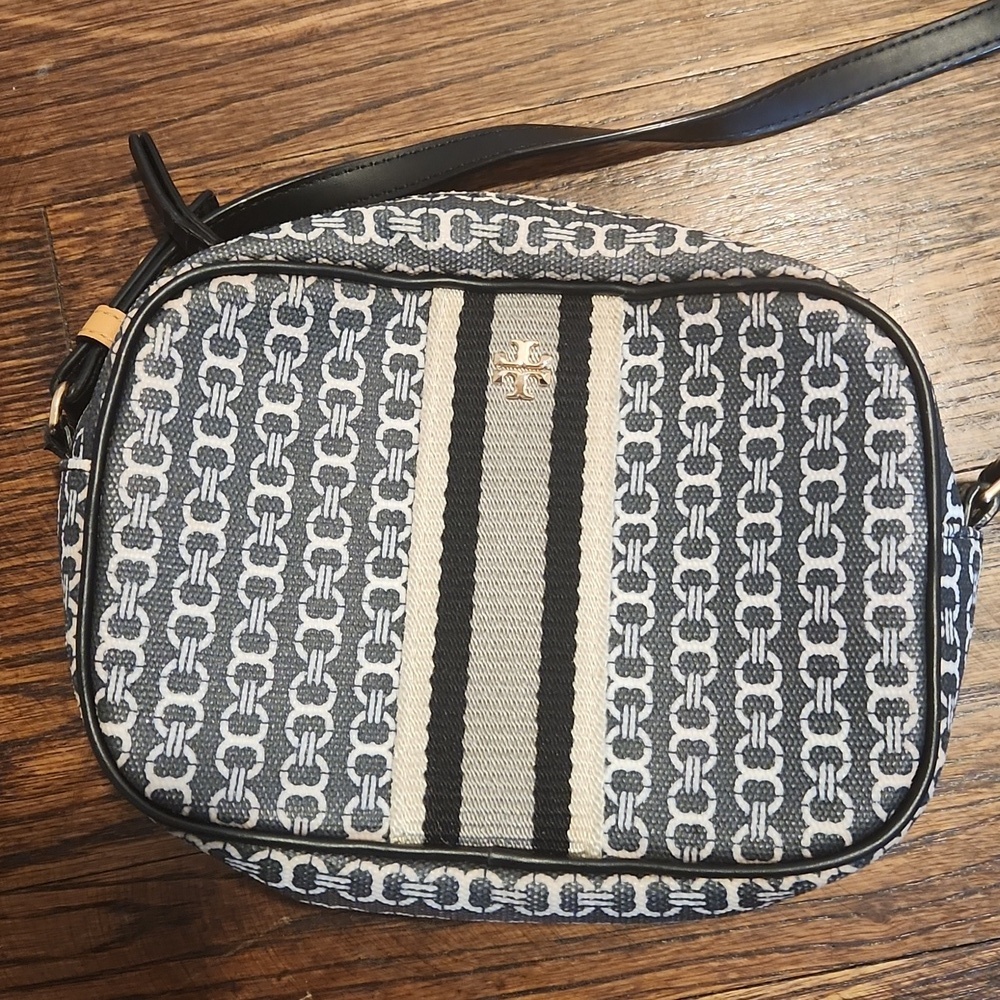 Tory Burch Gemini Crossbody - Picture 7 of 7